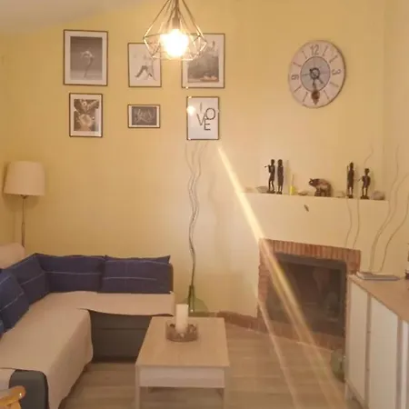 Casa A Pie De Playa, Con Patio. Zona Miramar. Holiday home